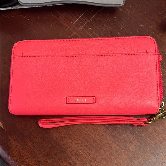 Fossil Bright Pink  Leather Wristlet Wallet Zip Closure Removable Strap 8”L  4”W - Picture 1 of 12